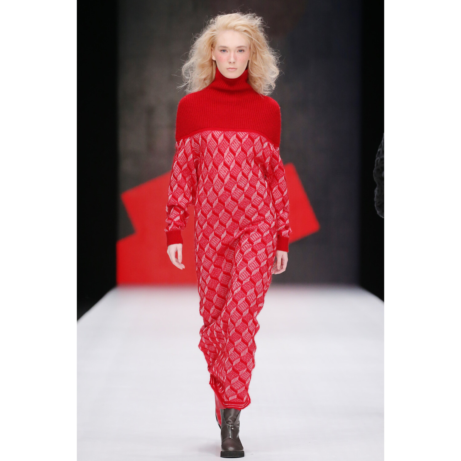 Фото KSENIASERAYA Fall 2018 Ready-to-Wear , Ксения Серая осень зима 2018 , Fashion show , неделя моды в Москве , MBFWRussia , Mercedes Benz Fashion Week , Mainstyles , Mainstyle